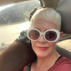 Meet your Posher, Jenifer